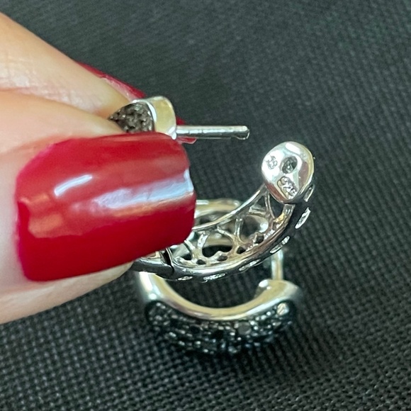 Black spinel sterling silver hoop earrings - Picture 5 of 6